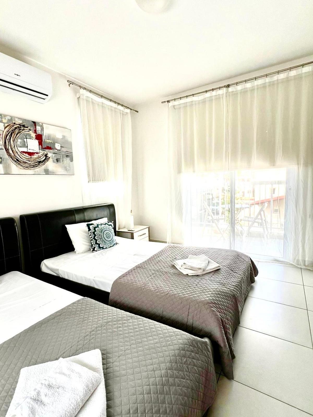 Dafni Villa Ekaterina 3 Bdrm プロタラス エクステリア 写真